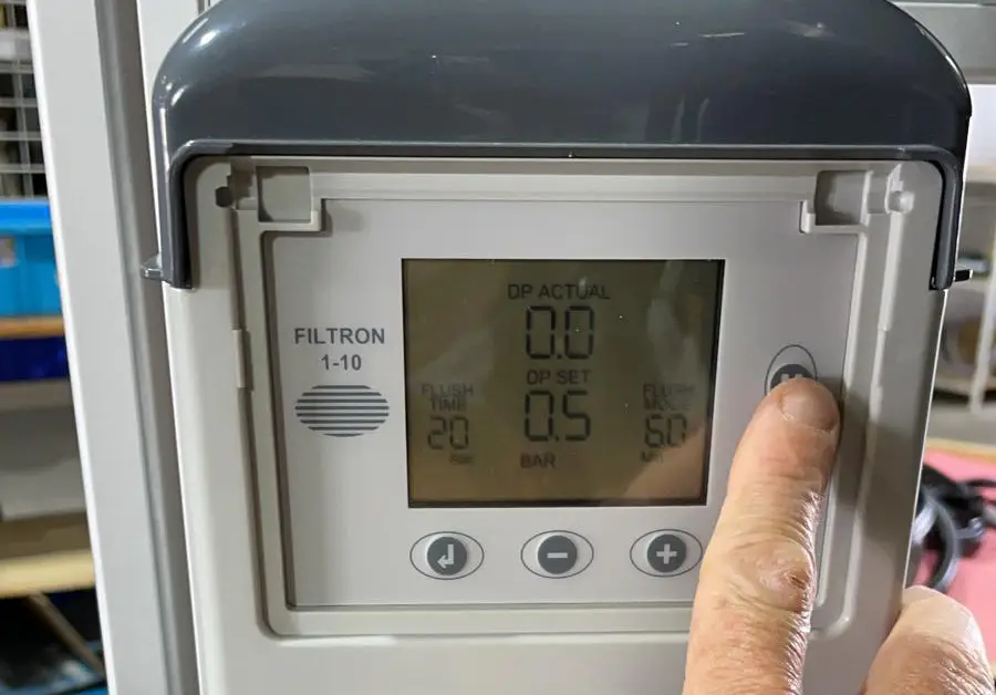Media filter control panel